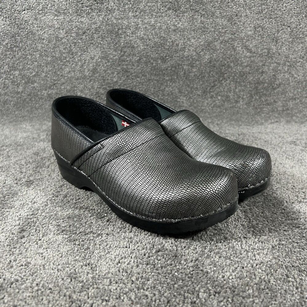 Sanita Professional Women’s Size EU 40 US 9.5 Silver Metallic Professional Clogs